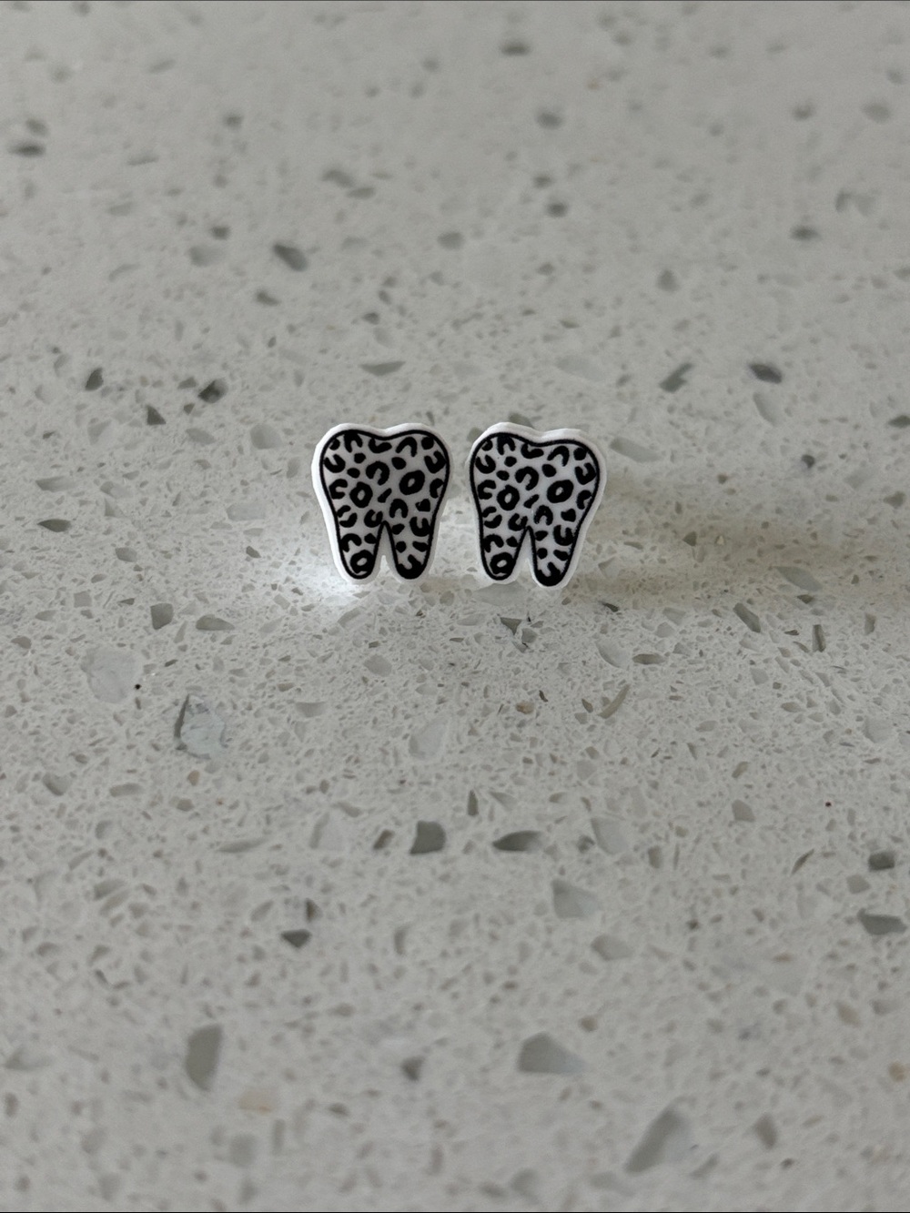 Source Unknown Black and White Tooth-Shaped Leopard Print Stud Earrings